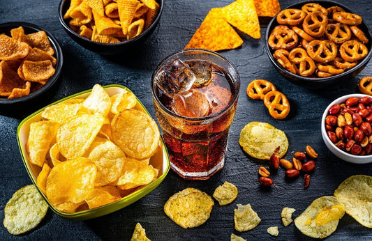 Aliments inflammatoires : lesquels éviter et pourquoi ils comptent pour la peau